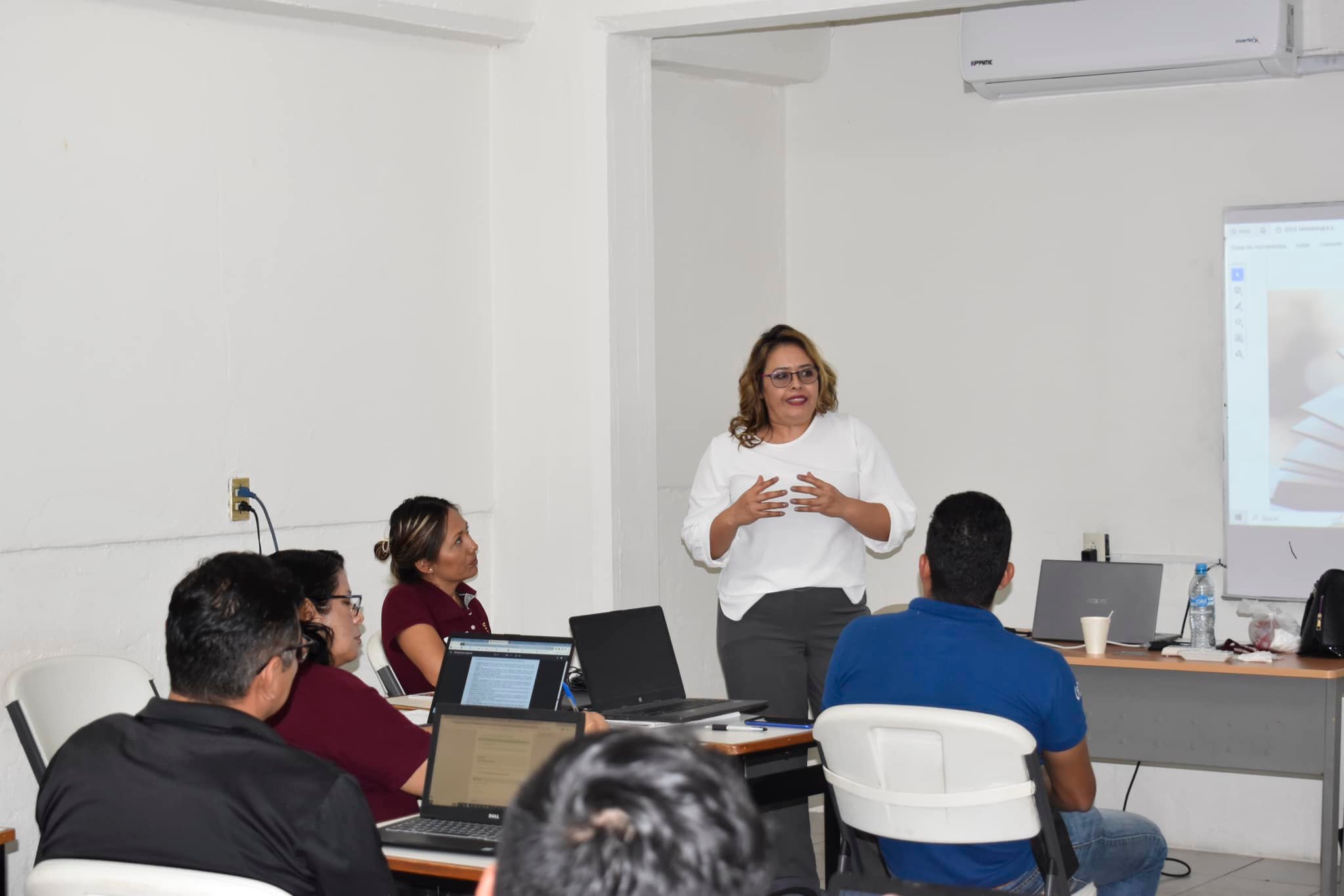 Curso taller: Metodología para la didáctica basada en proyectos, por Mtra. Graciela Santos Morales.