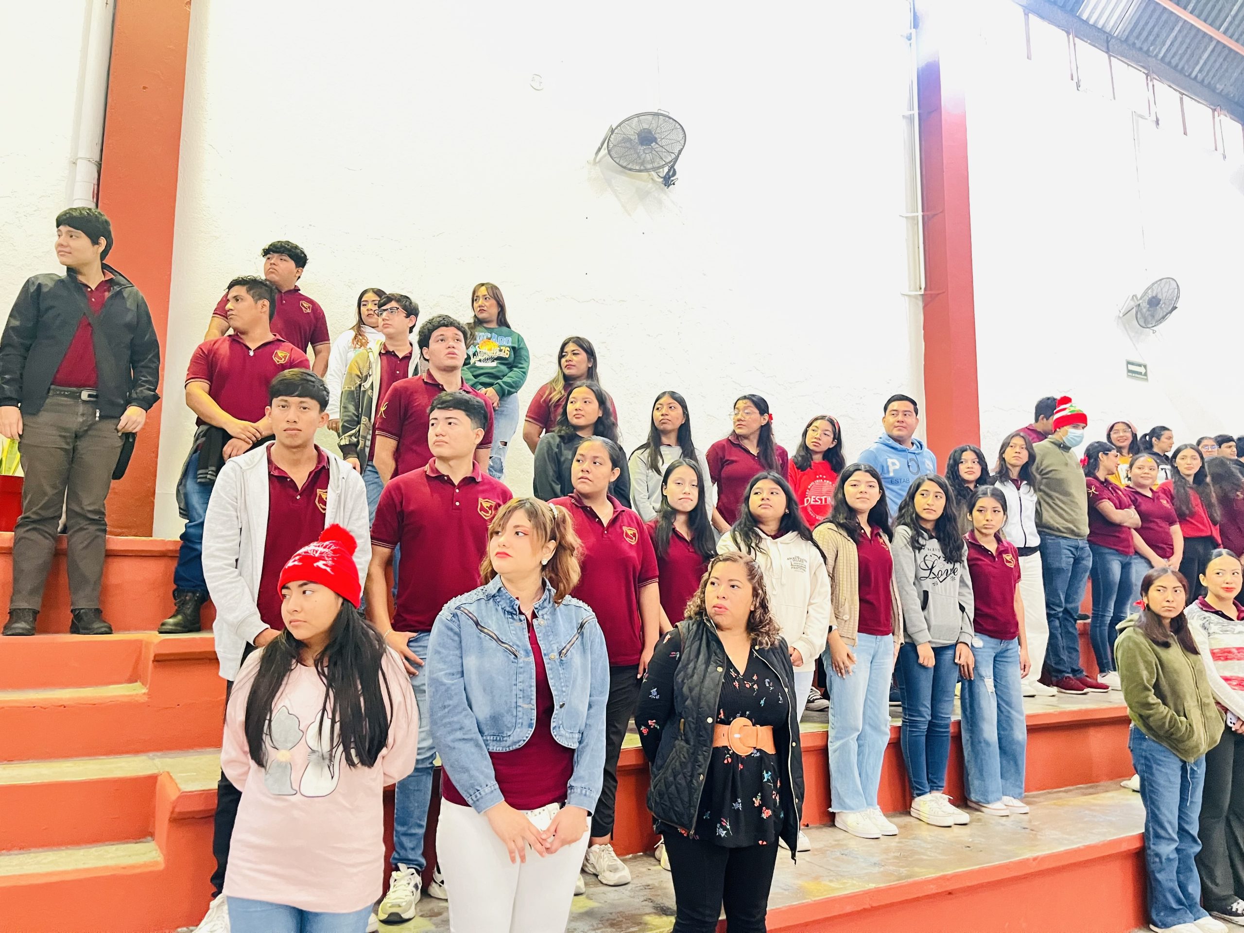 Acto cívico y demostración de movimientos de orden cerrado: Licenciatura en Deportes y Recreación IV.